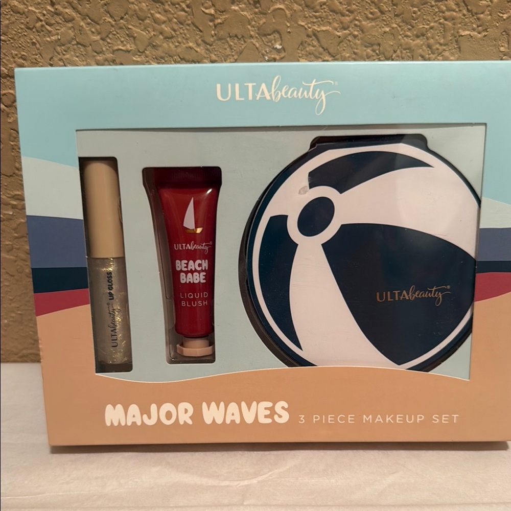 NIB Ulta Beauty Major Waves 3 Piece Makeup Set.  Eyeshadow, Liquid Blush, Gloss